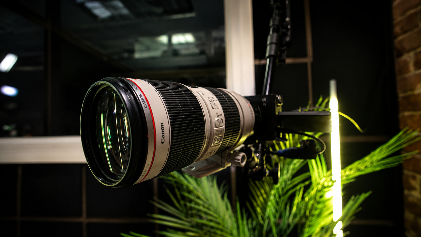Canon lens
